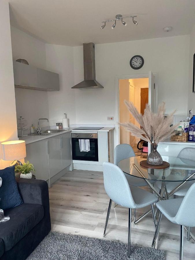 The Retreats 2 Kenfig Hill Pet Friendly 2 Bedroom Flat With King Size Bed Twin Beds And Sofa Bed Sleeps Up To 5 People Exterior foto