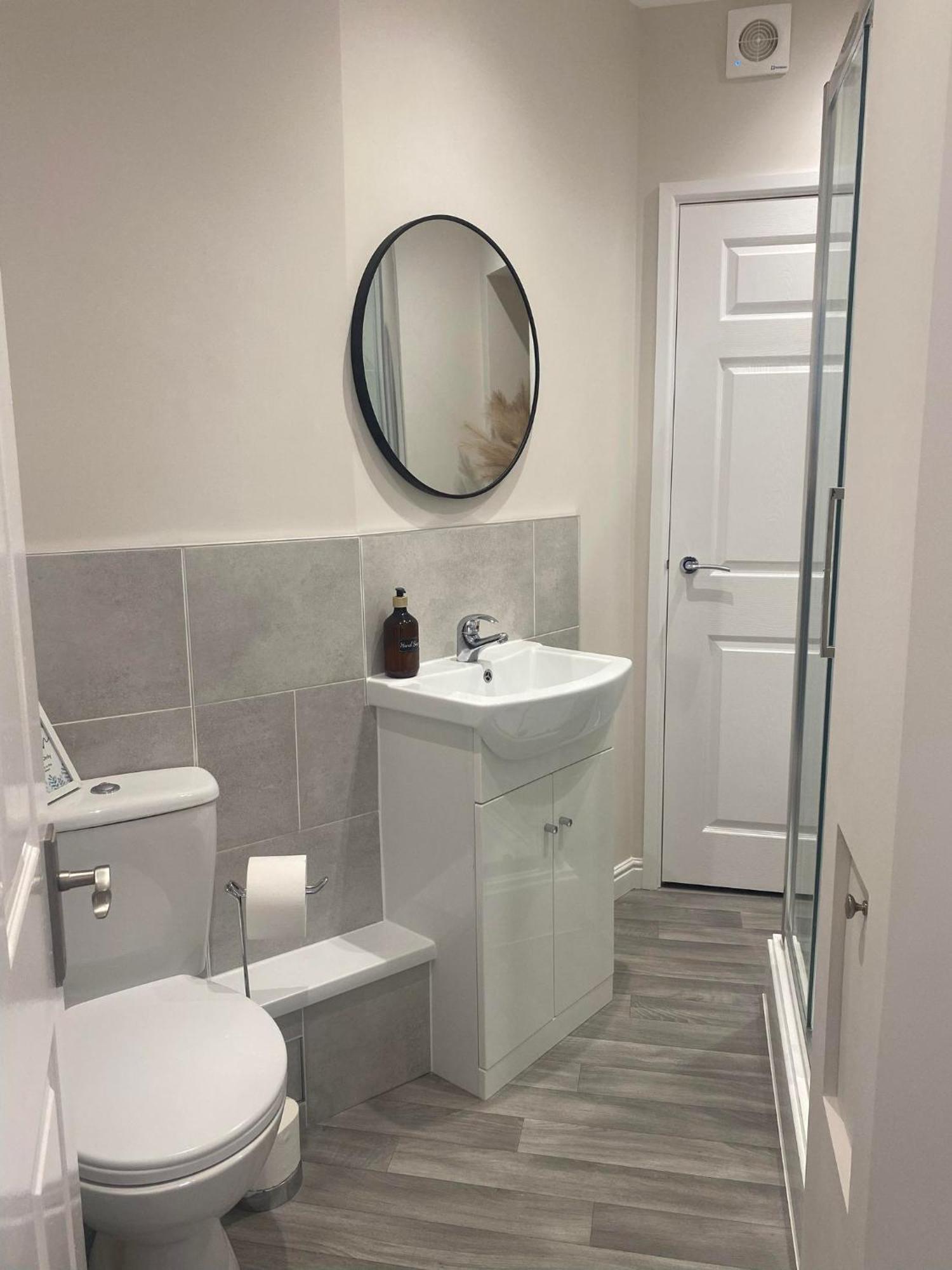 The Retreats 2 Kenfig Hill Pet Friendly 2 Bedroom Flat With King Size Bed Twin Beds And Sofa Bed Sleeps Up To 5 People Exterior foto
